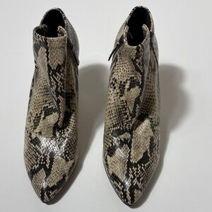 Franco Sarto Snake Print Ankle Booties Pointed Toe 3.5” Heel Sz 9(try on size)